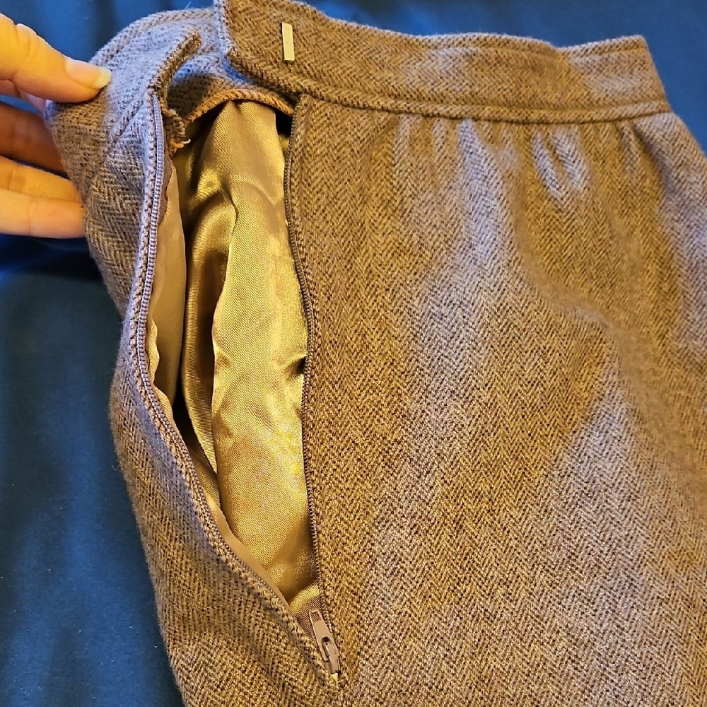 Elegant Vintage Wool Pink Skirt - Picture 5 of 6